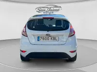 Usado Ford Fiesta Trend 82 CV (60 kW) 2017 Blanco Utilitario