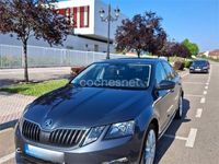 Usado Skoda Octavia 110 CV (80 kW) 2017 Gris / plata Berlina