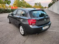 Usado BMW 118 Advantage 170 CV (125 kW) 2015 Gris / plata Utilitario