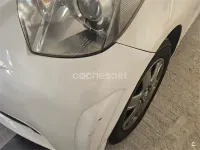 Usado Toyota iQ 99 CV (72 kW) 2009 Blanco Utilitario