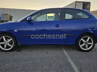 Usado Seat Ibiza 100 CV (73 kW) 2005 Azul Utilitario