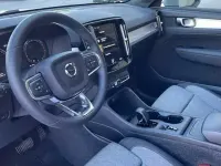 Usado Volvo XC40 Core 2024 Gris SUV