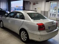 Usado Toyota Avensis Sol 116 CV (85 kW) 2005 Beige Berlina