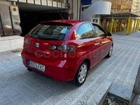 Usado Seat Ibiza Reference 100 CV (73 kW) 2007 Rojo Utilitario