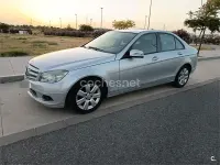 Usado Mercedes C200 136 CV (100 kW) 2011 Gris / plata Berlina