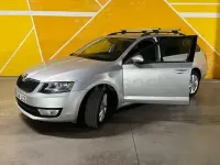 Usado Skoda Octavia Style 110 CV (80 kW) 2015 Gris / plata Familiar