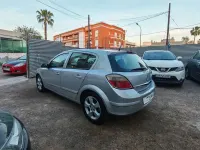 Usado Opel Astra Cosmo 120 CV (88 kW) 2006 Gris Utilitario