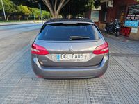Usado Peugeot 308 SW Allure 130 CV (95 kW) 2019 Gris / plata Familiar