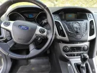Usado Ford Focus Sport 115 CV (84 kW) 2014 Gris / plata Berlina