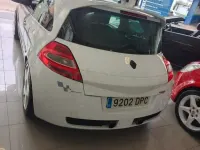 Usado Renault Mégane 225 CV (165 kW) 2005 Blanco Berlina