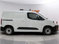 Occasion Peugeot Partner Style 100 ch (73 kW) 2024 Blanc Monospace