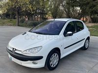Usado Peugeot 206 90 CV (66 kW) 2004 Blanco Berlina