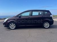 Usado Toyota Corolla Verso Sol 129 CV (94 kW) 2009 Violeta / lila Monovolumen