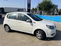 Usado Chevrolet Aveo LS 101 CV (74 kW) 2011 Blanco Berlina