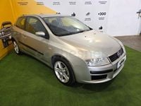 Usado Fiat Stilo Dynamic 140 CV (102 kW) 2004 Gris / plata Berlina