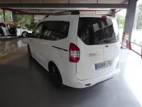 Usado Ford Tourneo Courier Sport 100 CV (73 kW) 2021 Blanco Monovolumen