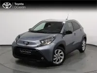 Usado Toyota Aygo X Play 72 CV (52 kW) 2025 Gris / plata SUV