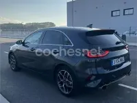 Usado Kia Ceed 120 CV (88 kW) 2022 Negro Utilitario