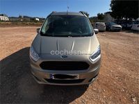 Usado Ford Tourneo Courier Trend 100 CV (73 kW) 2016 Beige Monovolumen