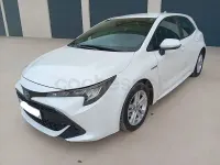 Usado Toyota Corolla Active 122 CV (89 kW) 2020 Blanco Berlina