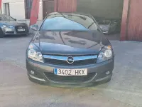 Usado Opel Astra GTC Sportive 140 CV (102 kW) 2012 Gris / plata Berlina