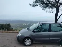 Usado Renault Scénic II Privilege 115 CV (84 kW) 2003 Gris / plata Monovolumen