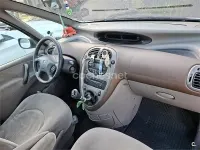 Usado Citroën Xsara Picasso Exclusive 90 CV (66 kW) 2003 Gris / plata Monovolumen