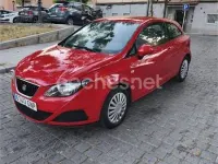 Usado Seat Ibiza Reference 80 CV (58 kW) 2009 Rojo Berlina