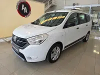 Usado Dacia Lodgy Comfort 102 CV (75 kW) 2019 Blanco Monovolumen