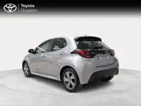 Usado Toyota Yaris Active 116 CV (85 kW) 2025 Gris / plata Utilitario