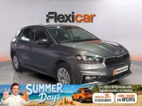 Usado Skoda Fabia Selection 95 CV (69 kW) 2025 Gris Utilitario