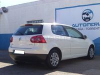 Usado VW Golf IV Highline 115 CV (84 kW) 2005 Gris / plata Berlina