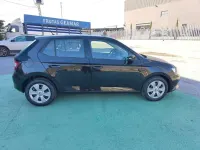 Usado Skoda Fabia Active 75 CV (55 kW) 2015 Negro Utilitario