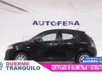 Usado Lancia Ypsilon Silver 69 CV (50 kW) 2016 Negro Utilitario