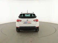 Usado Seat Arona Style 95 CV (69 kW) 2018 Blanco SUV