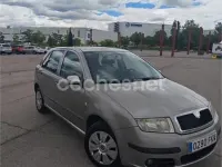 Usado Skoda Fabia Style 80 CV (58 kW) 2008 Gris / plata Berlina