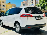Usado Ford S-MAX Titanium 163 CV (119 kW) 2014 Blanco Monovolumen