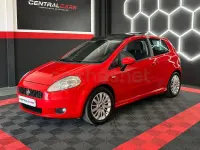 Usado Fiat Grande Punto Dynamic 90 CV (66 kW) 2007 Rojo Utilitario