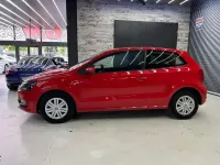 Usado VW Polo Advance 75 CV (55 kW) 2014 Rojo Utilitario