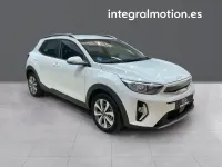 Usado Kia Stonic 100 CV (73 kW) 2022 Blanco SUV