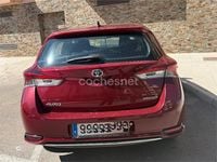 Usado Toyota Auris Hybrid Active 136 CV (100 kW) 2017 Rojo Familiar