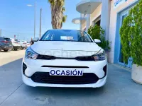 Usado Kia Rio 84 CV (61 kW) 2022 Blanco Berlina