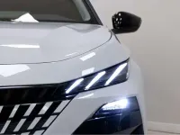 Usado Peugeot e-2008 Allure 114 kW (156 CV) 2026 Blanco SUV