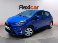Usado Toyota Yaris Hybrid Active 100 CV (73 kW) 2020 Azul Berlina