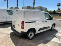 Usado Citroën Berlingo 100 CV (73 kW) 2022 Blanco Monovolumen