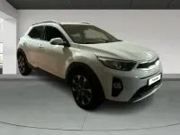 Usado Kia Stonic 100 HP (73 kW) 2019 Branco SUV