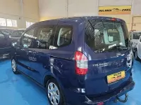 Usado Ford Tourneo Courier Ambiente 97 CV (71 kW) 2016 Azul Monovolumen