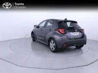 Usado Toyota Yaris Hybrid Active 116 CV (85 kW) 2025 Gris / plata Berlina