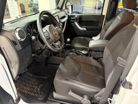 Usado Jeep Wrangler Sahara 200 CV (147 kW) 2014 Blanco SUV