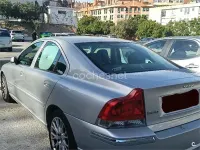 Usado Volvo S60 163 CV (119 kW) 2005 Gris / plata Berlina